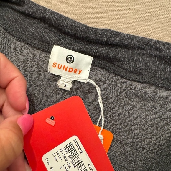 Sundry Star Skirt Size 3 / Large NWT - Picture 5 of 5